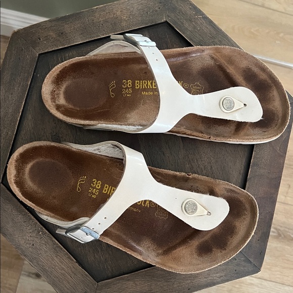 🛑 1 hour sale. Birkenstock White and Tan Thong Sandals - Picture 4 of 9